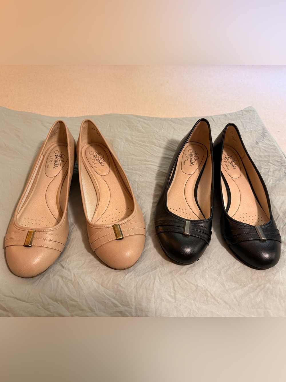 Life Stride Women's Nude and Black Leather Ballet Flats with Metal Trim